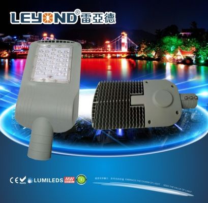 30 40 50 60 80 100 120 150W LED Street Lighting 160-170 Lm / W 120-130 Lm / W