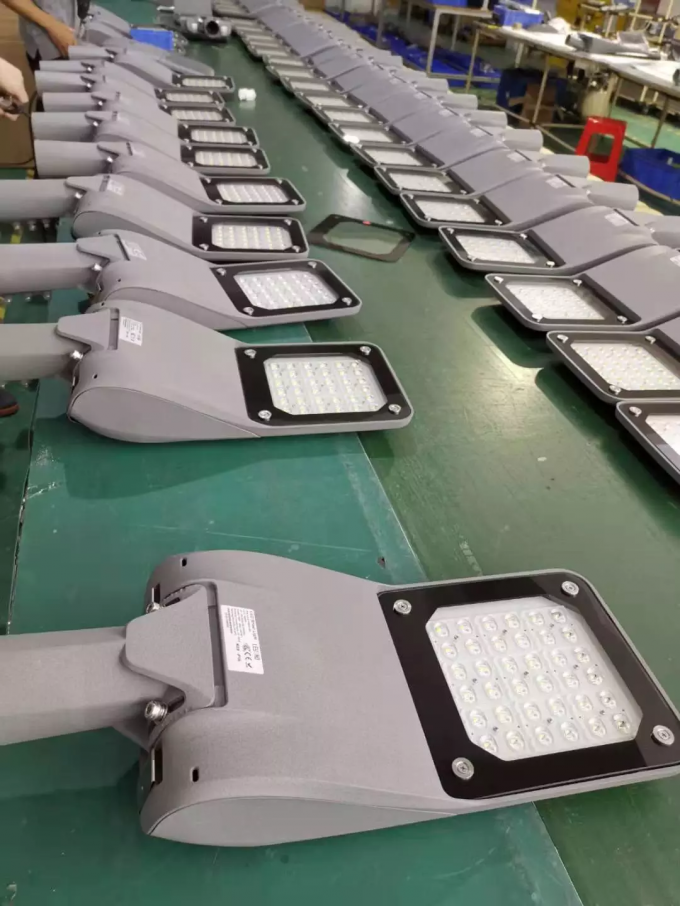 ENECのCB EMC LVDは5年のToolless LEDの街灯100W 16000lmを保証0証明した